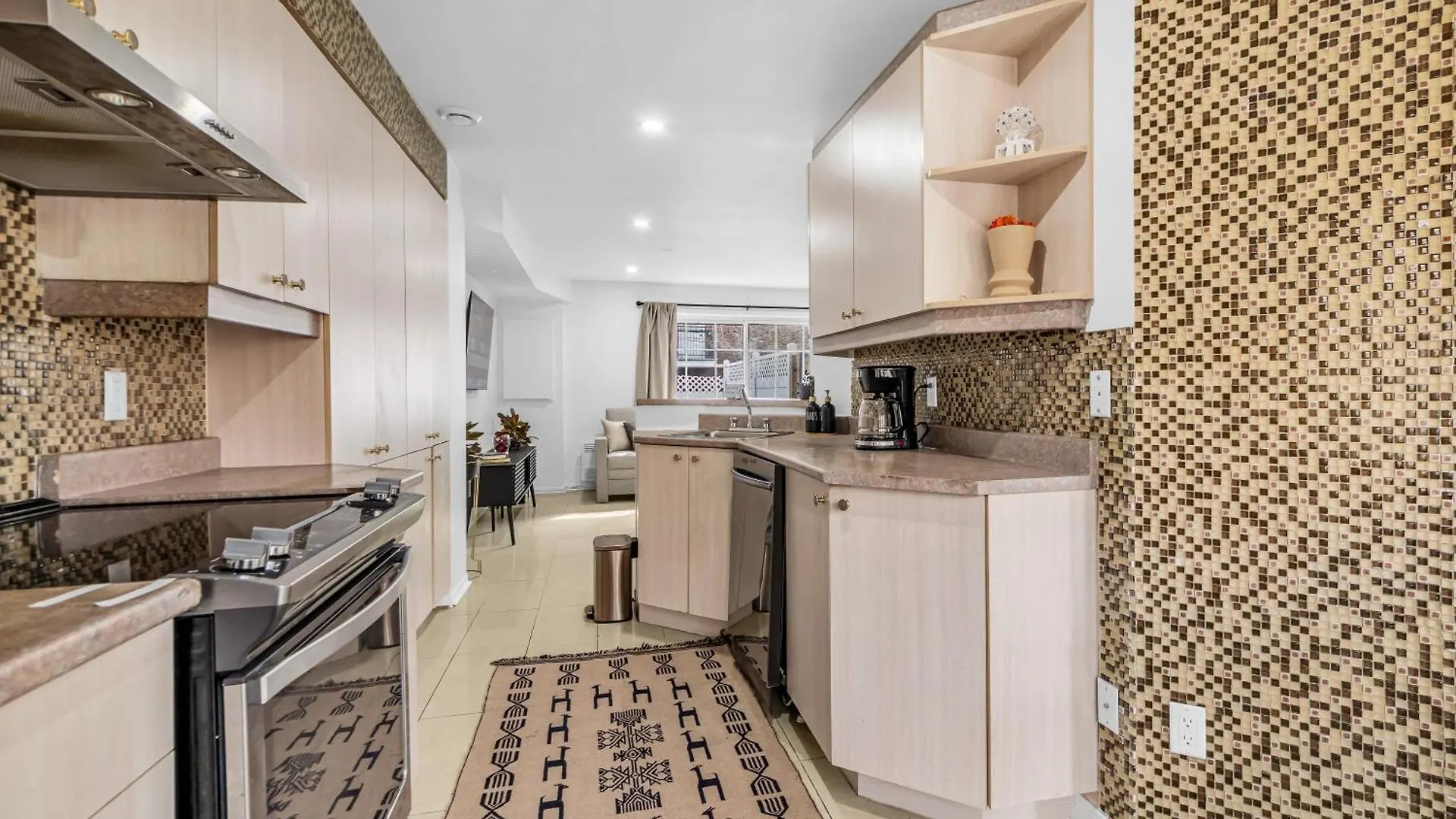 Amazing 4-Bdr In Homa - F1 - Emplacement Parfait Montreal